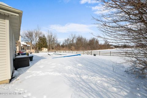 Tiny photo for 1301 Oaktree Court, Oregon, OH 43616 (MLS # 10003788)