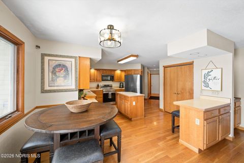 Tiny photo for 1301 Oaktree Court, Oregon, OH 43616 (MLS # 10003788)