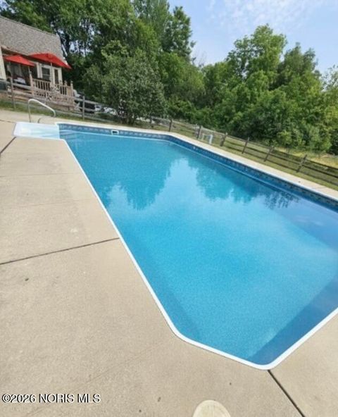 Tiny photo for 1301 Oaktree Court, Oregon, OH 43616 (MLS # 10003788)