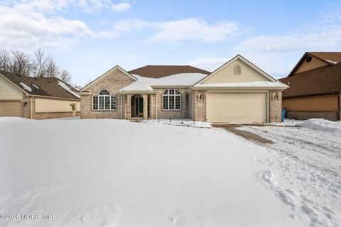 Tiny photo for 1301 Oaktree Court, Oregon, OH 43616 (MLS # 10003788)