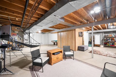 Tiny photo for 1301 Oaktree Court, Oregon, OH 43616 (MLS # 10003788)