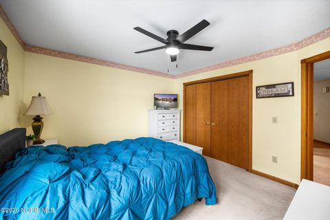 Tiny photo for 1301 Oaktree Court, Oregon, OH 43616 (MLS # 10003788)