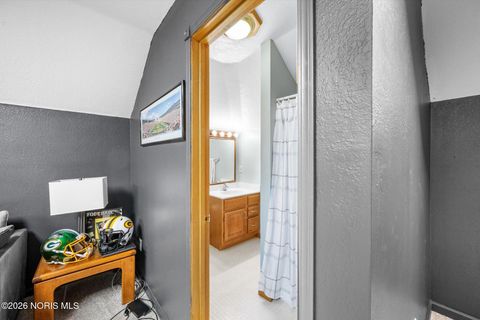 Tiny photo for 1301 Oaktree Court, Oregon, OH 43616 (MLS # 10003788)