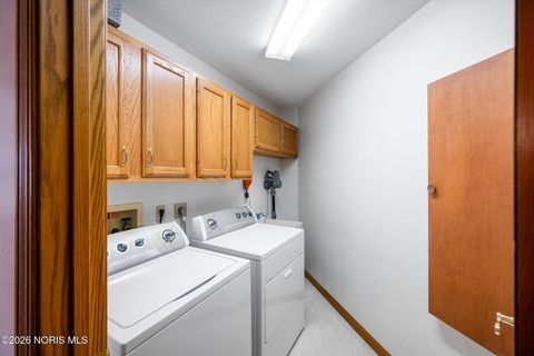 Tiny photo for 1301 Oaktree Court, Oregon, OH 43616 (MLS # 10003788)