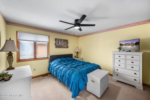Tiny photo for 1301 Oaktree Court, Oregon, OH 43616 (MLS # 10003788)