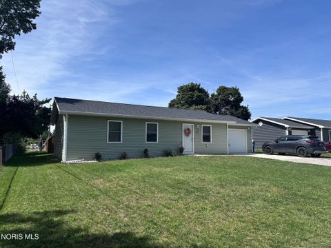 Photo of 307 N Oak Street, Edgerton, OH 43517 (MLS # 10013421)