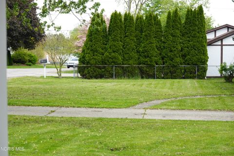 Tiny photo for 5229 Pageland Drive, Toledo, OH 43611 (MLS # 10007525)