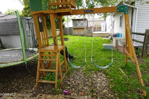 Tiny photo for 5229 Pageland Drive, Toledo, OH 43611 (MLS # 10007525)