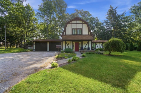 Tiny photo for 2938 King Road, Toledo, OH 43617 (MLS # 10010189)