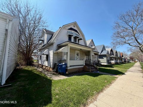 Photo of 1143 South Avenue, Toledo, OH 43609 (MLS # 10006166)