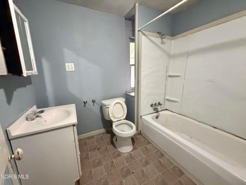 Tiny photo for 1143 South Avenue, Toledo, OH 43609 (MLS # 10006166)