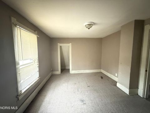 Tiny photo for 1143 South Avenue, Toledo, OH 43609 (MLS # 10006166)