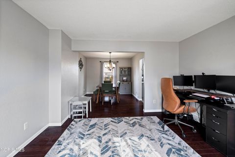 Tiny photo for 1801 Eaglecrest Road, Perrysburg, OH 43551 (MLS # 10004352)