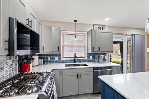 Tiny photo for 1801 Eaglecrest Road, Perrysburg, OH 43551 (MLS # 10004352)