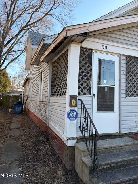 Tiny photo for 1019 Gordon Street, Toledo, OH 43609 (MLS # 10004671)