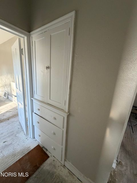 Tiny photo for 1019 Gordon Street, Toledo, OH 43609 (MLS # 10004671)