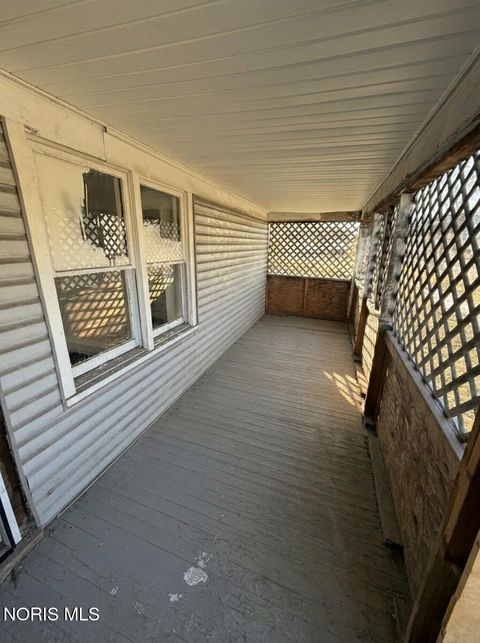 Tiny photo for 1019 Gordon Street, Toledo, OH 43609 (MLS # 10004671)