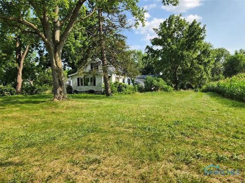 Homes For Sale - 8451 Airport Highway<br/> Lucas County, Holland, OH 43528