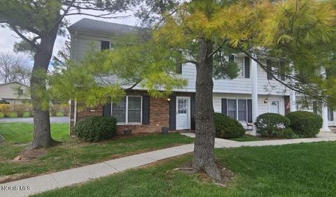 Photo of 19 Olde Orchard Drive, Perrysburg, OH 43551 (MLS # 10005969)