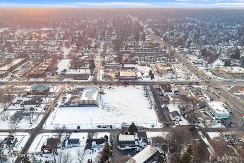 Tiny photo for 5720 Secor Road, Toledo, OH 43623 (MLS # 10004001)