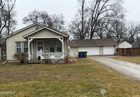 Photo of 216 Deigle Drive, Toledo, OH 43615 (MLS # 10005090)