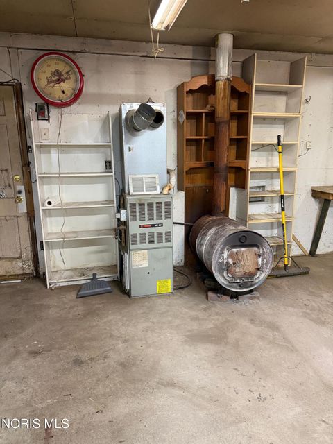 Tiny photo for 216 Deigle Drive, Toledo, OH 43615 (MLS # 10005090)