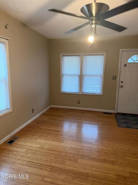 Tiny photo for 216 Deigle Drive, Toledo, OH 43615 (MLS # 10005090)