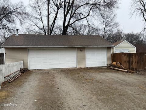 Tiny photo for 216 Deigle Drive, Toledo, OH 43615 (MLS # 10005090)