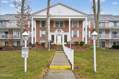 Tiny photo for 5679 Monroe Street #303, Sylvania, OH 43560 (MLS # 10004261)