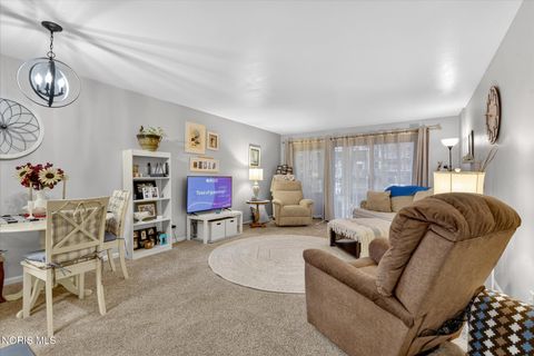 Tiny photo for 5679 Monroe Street #303, Sylvania, OH 43560 (MLS # 10004261)