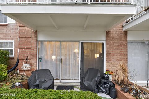 Tiny photo for 5679 Monroe Street #303, Sylvania, OH 43560 (MLS # 10004261)