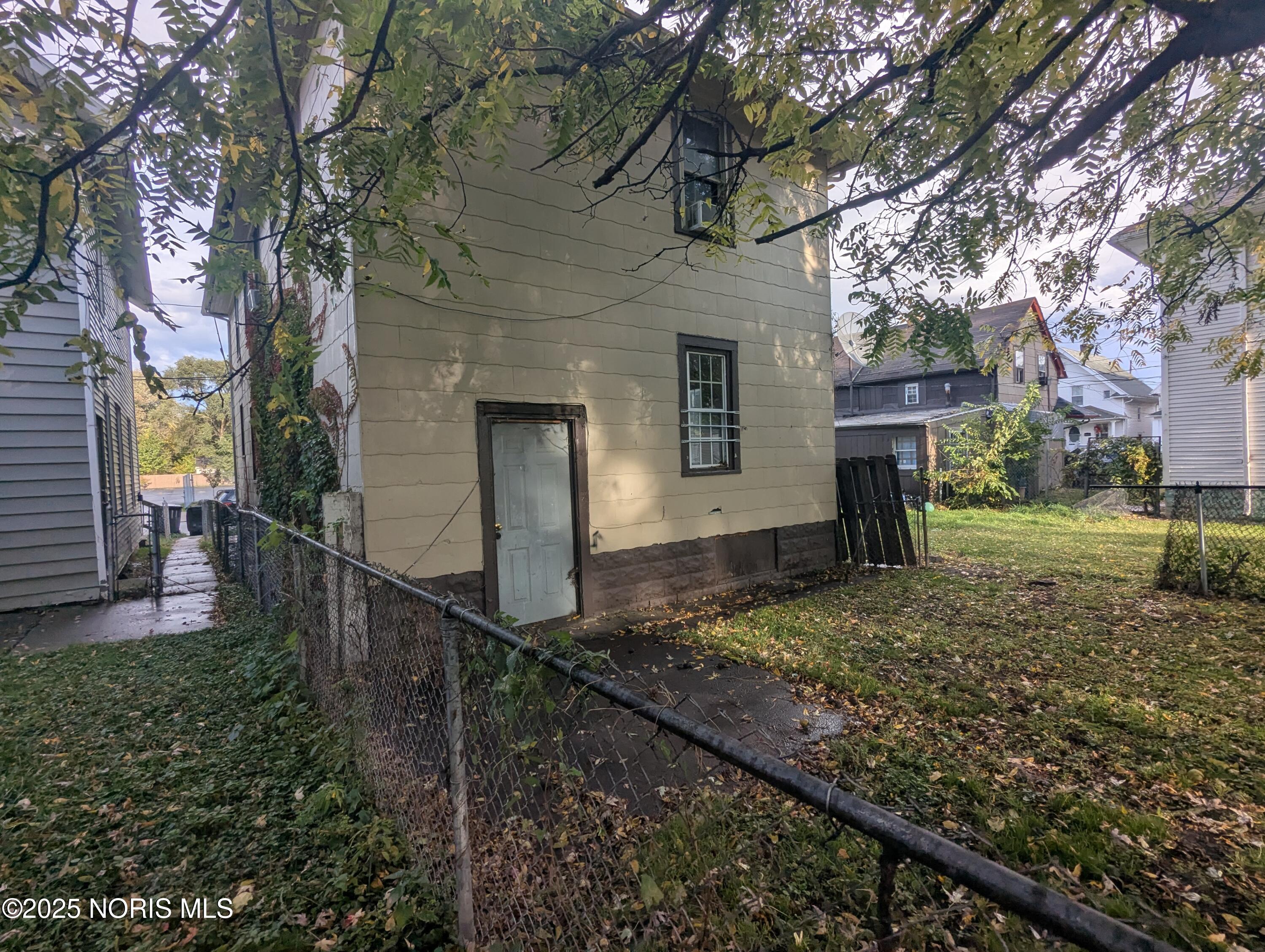 809 Bush Street