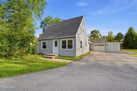 Photo of 7964 Hill Avenue, Holland, OH 43528 (MLS # 10007697)
