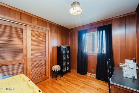 Tiny photo for 2419 Hollybrook Drive, Findlay, OH 45840 (MLS # 10004932)