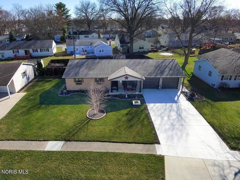 Tiny photo for 2419 Hollybrook Drive, Findlay, OH 45840 (MLS # 10004932)