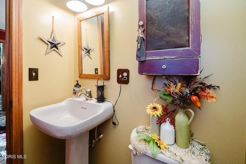 Tiny photo for 2419 Hollybrook Drive, Findlay, OH 45840 (MLS # 10004932)