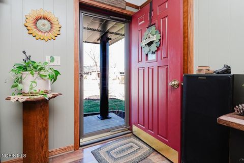 Tiny photo for 2419 Hollybrook Drive, Findlay, OH 45840 (MLS # 10004932)