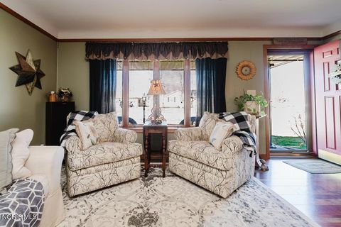 Tiny photo for 2419 Hollybrook Drive, Findlay, OH 45840 (MLS # 10004932)