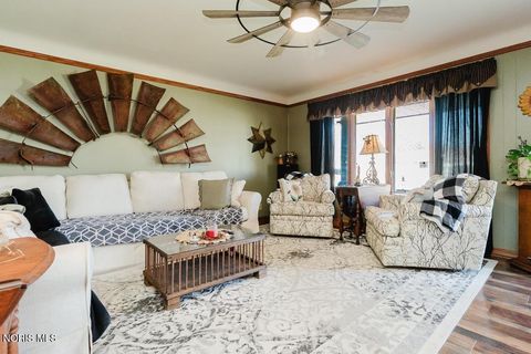 Tiny photo for 2419 Hollybrook Drive, Findlay, OH 45840 (MLS # 10004932)