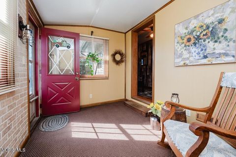 Tiny photo for 2419 Hollybrook Drive, Findlay, OH 45840 (MLS # 10004932)