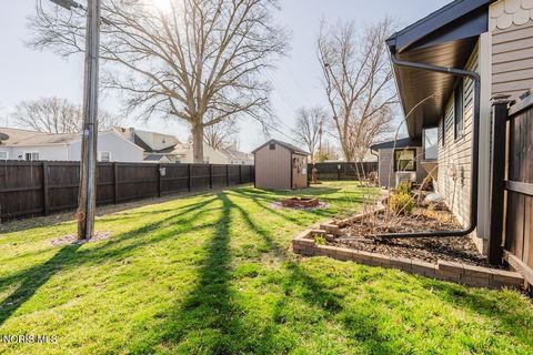 Tiny photo for 2419 Hollybrook Drive, Findlay, OH 45840 (MLS # 10004932)