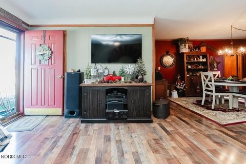 Tiny photo for 2419 Hollybrook Drive, Findlay, OH 45840 (MLS # 10004932)