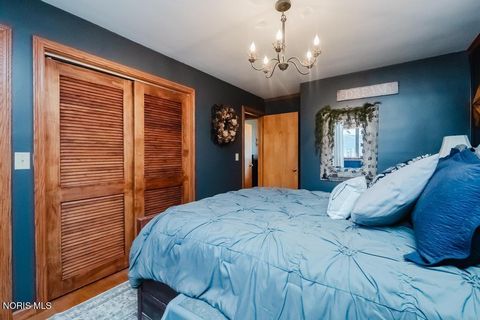 Tiny photo for 2419 Hollybrook Drive, Findlay, OH 45840 (MLS # 10004932)