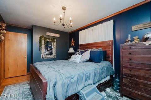 Tiny photo for 2419 Hollybrook Drive, Findlay, OH 45840 (MLS # 10004932)