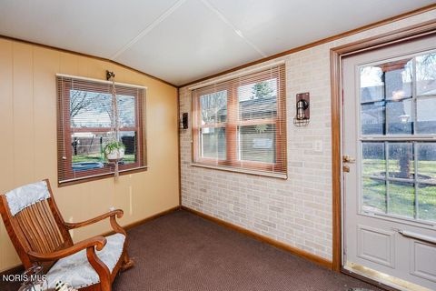 Tiny photo for 2419 Hollybrook Drive, Findlay, OH 45840 (MLS # 10004932)