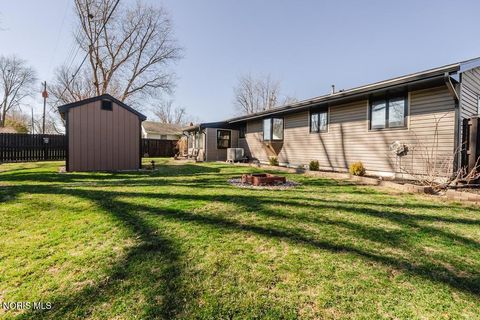 Tiny photo for 2419 Hollybrook Drive, Findlay, OH 45840 (MLS # 10004932)