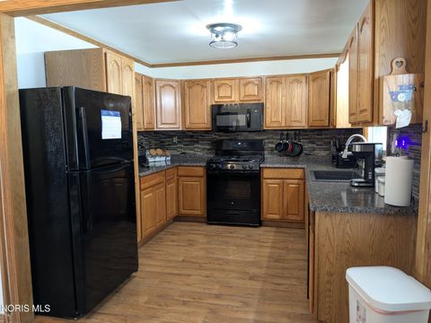 Tiny photo for 2053 Idaho Street, Toledo, OH 43605 (MLS # 10005145)