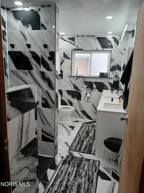 Tiny photo for 2053 Idaho Street, Toledo, OH 43605 (MLS # 10005145)