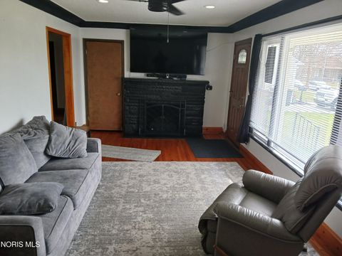 Tiny photo for 2053 Idaho Street, Toledo, OH 43605 (MLS # 10005145)