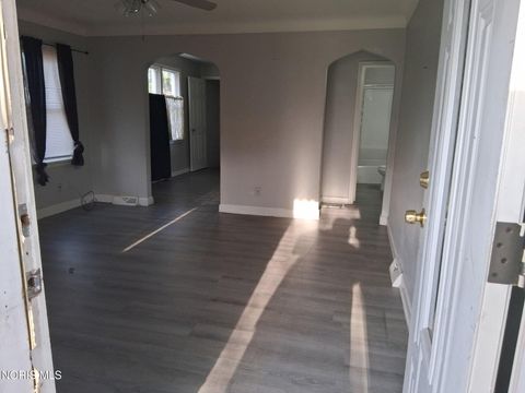 Tiny photo for 4514 Vermaas Avenue, Toledo, OH 43612 (MLS # 10006410)